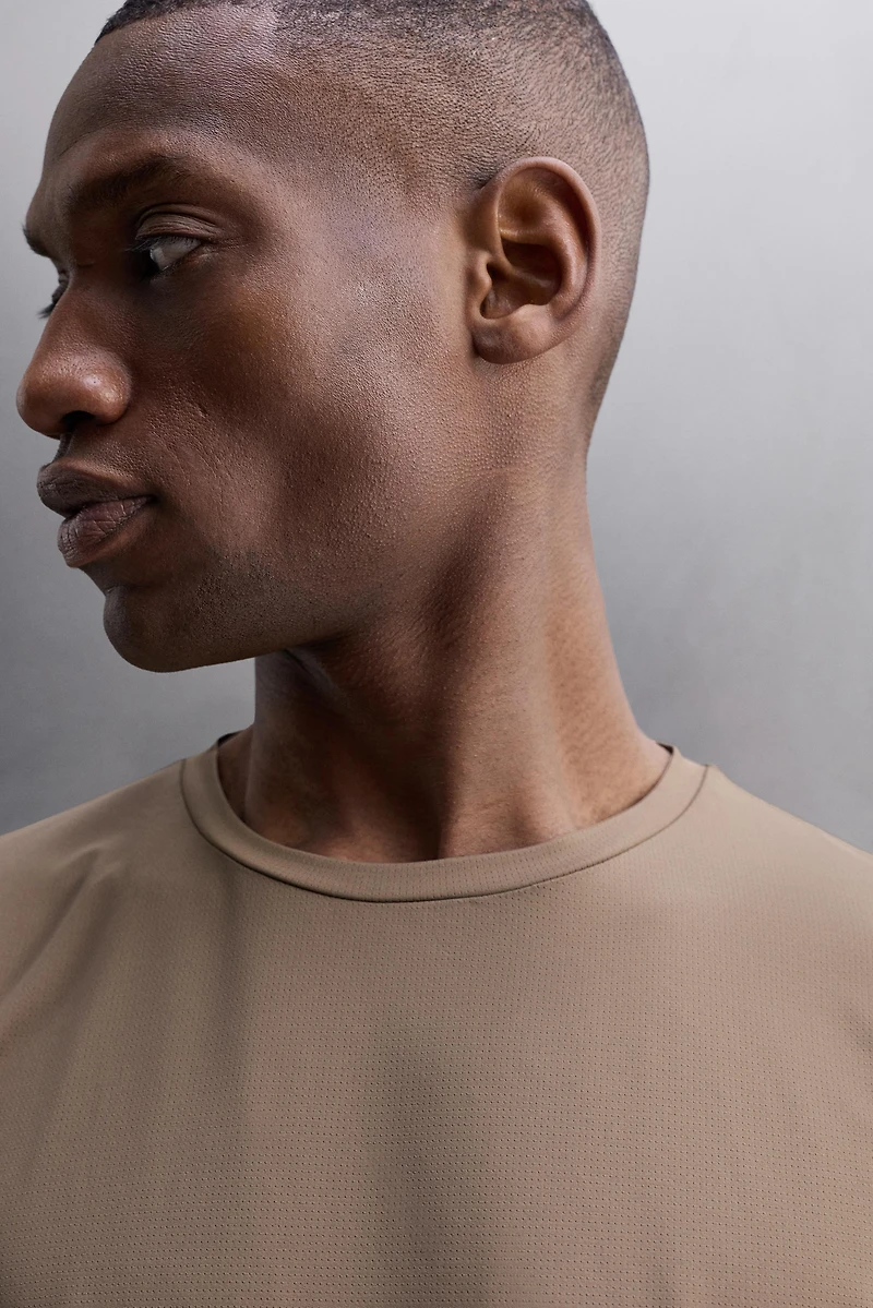 BASIC LONG SLEEVE TECHNICAL T-SHIRT