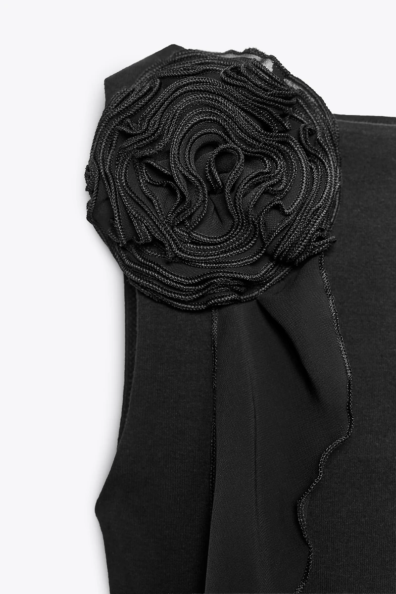TOP À FLEUR SANS MANCHES