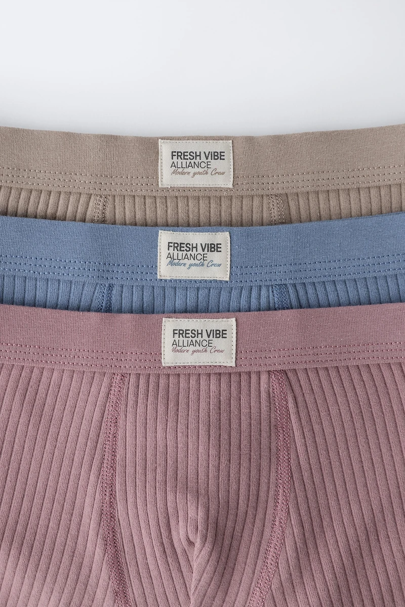 AGES 6- / THREE-PACK OF RIBBED BOXERS WITH LABEL