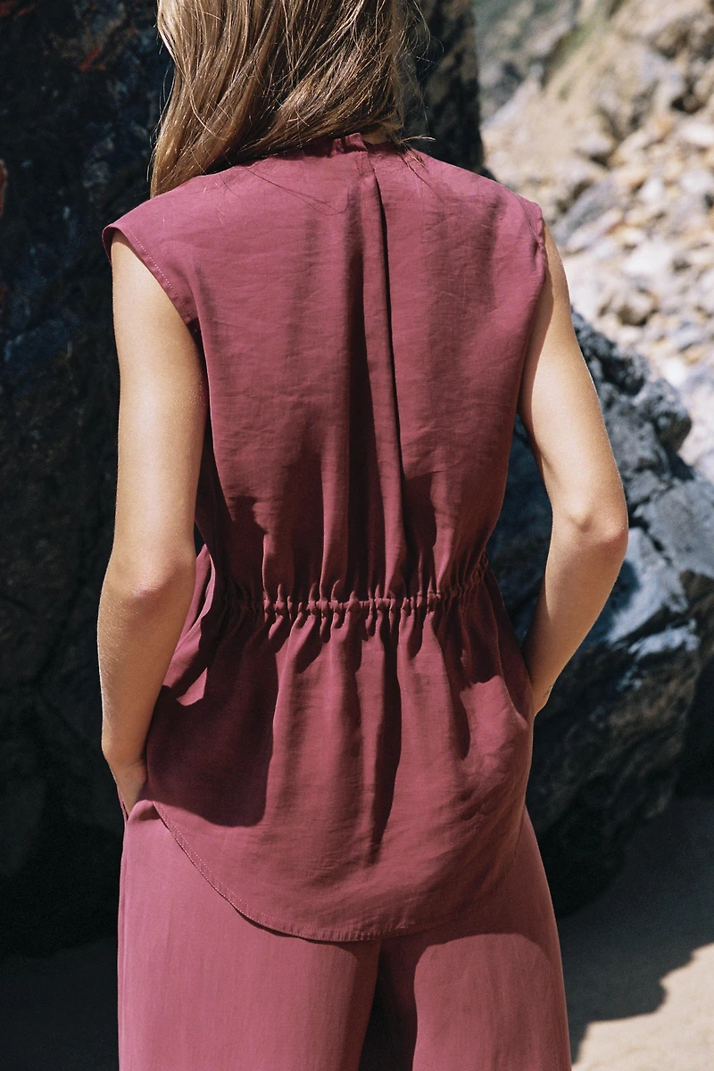 FLOWY KNOTTED TOP