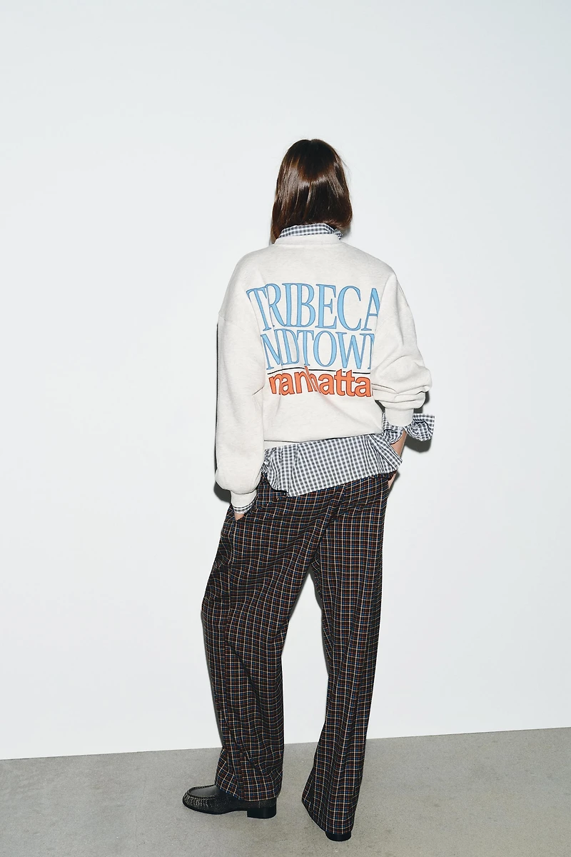 CONTRAST TEXT SWEATSHIRT