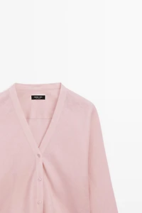 Lightweight 100% linen V-neck shirt