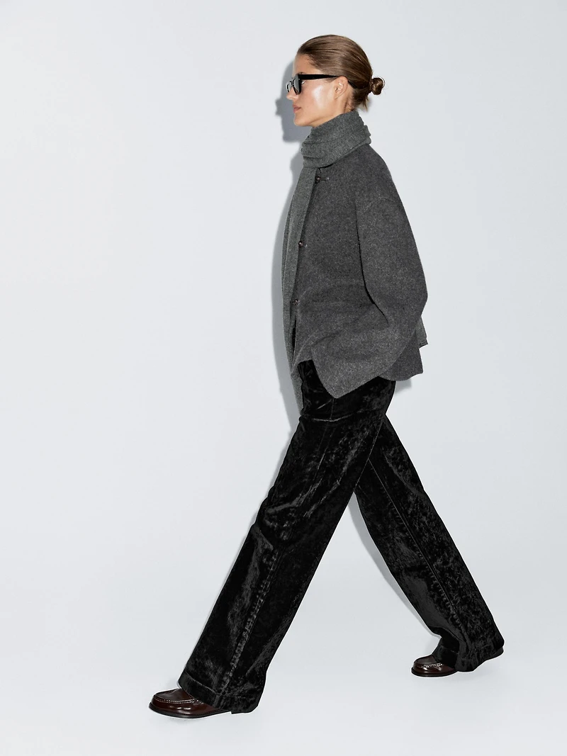 Knit cardigan with button detail