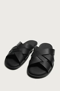 LEATHER STRAPPY SANDALS