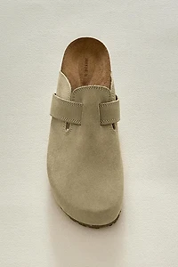 LEATHER CLOGS WITH STRAP