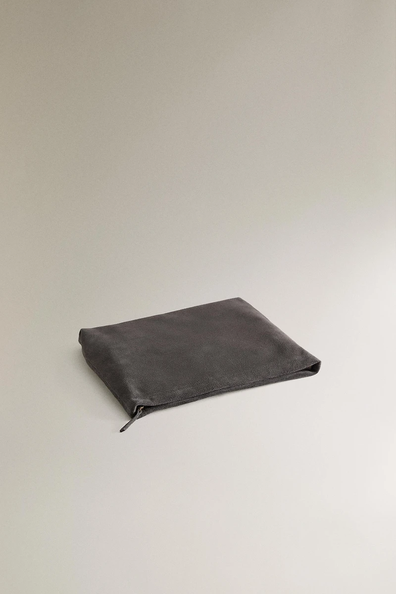 LARGE SPLIT SUEDE MAKEUP BAG