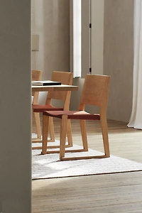 CHAIR 02