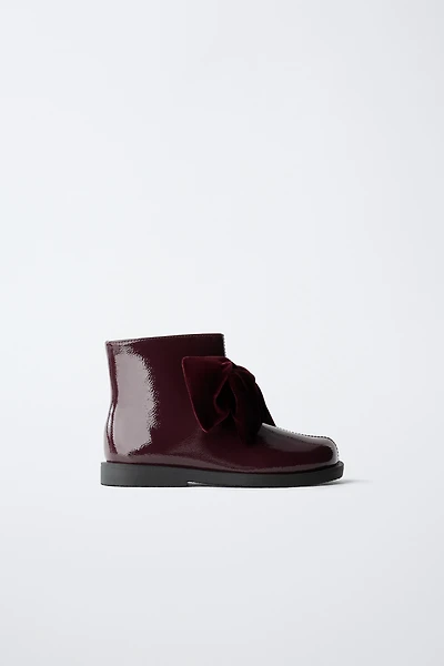 BOTTINES VERNIES AVEC NOEUD