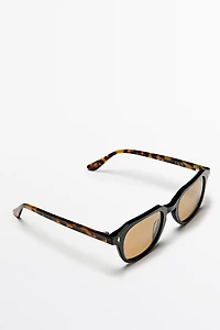 Round resin sunglasses