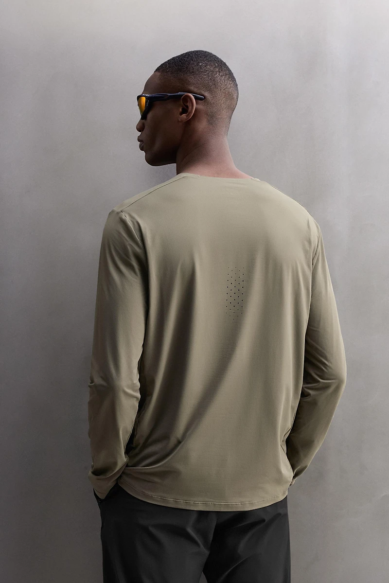 T-SHIRT TECHNIQUE PERFORÉ