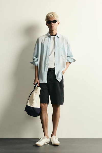 STRAIGHT FIT DENIM SHORTS