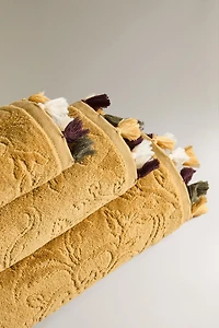 JACQUARD POMPOM BATH TOWEL