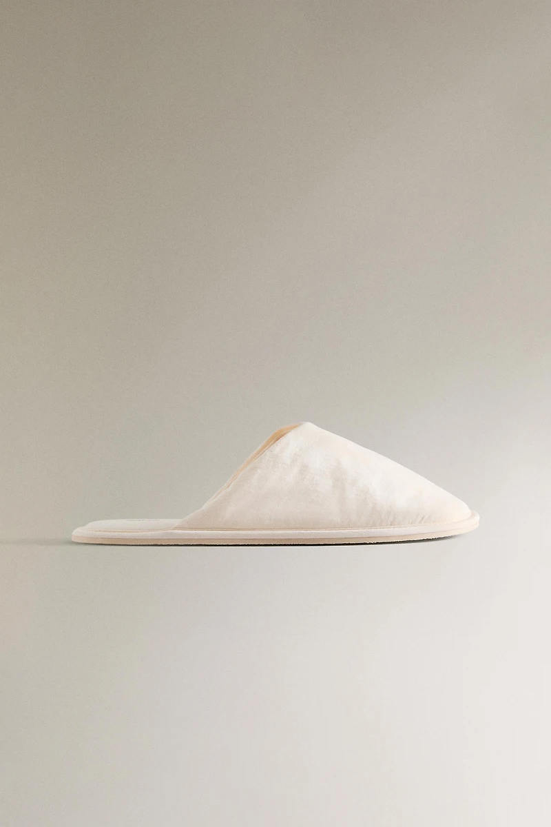 ASYMMETRIC TECHNICAL FABRIC SLIPPERS