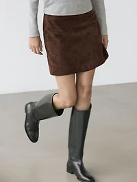 Minijupe en cuir effet daim