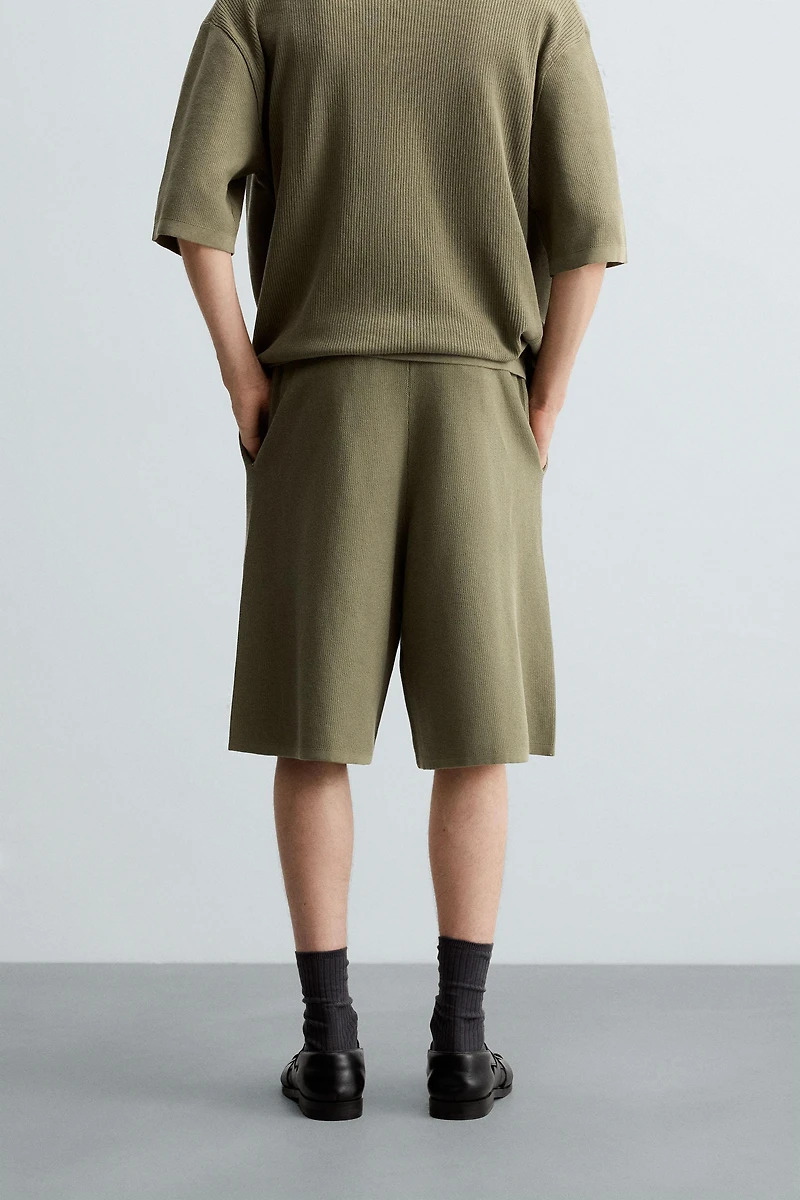 TEXTURED KNIT SHORTS