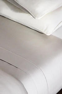 SATEEN FLAT SHEET WITH FESTOON DESIGN (300 THREAD COUNT)