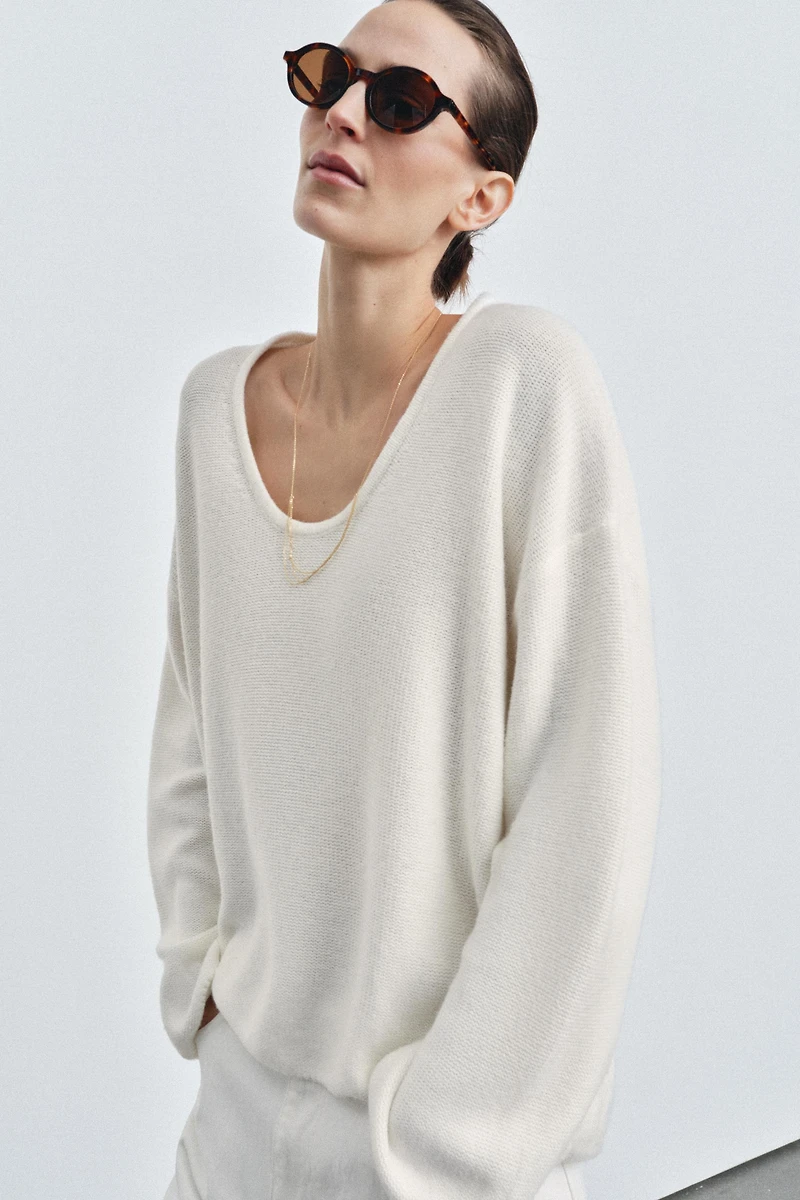 ROUND NECK KNIT JUMPER