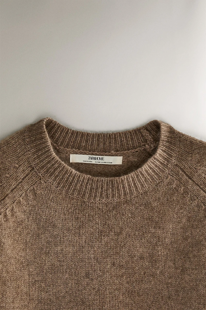 CASHMERE SWEATER