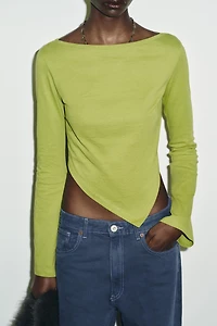 ASYMMETRIC BOAT NECK T-SHIRT
