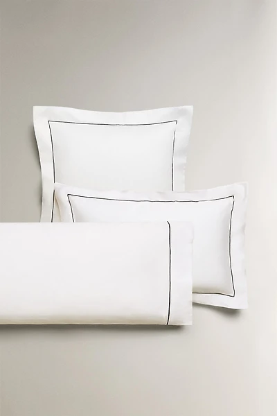 TAIE D’OREILLER SATIN FESTON