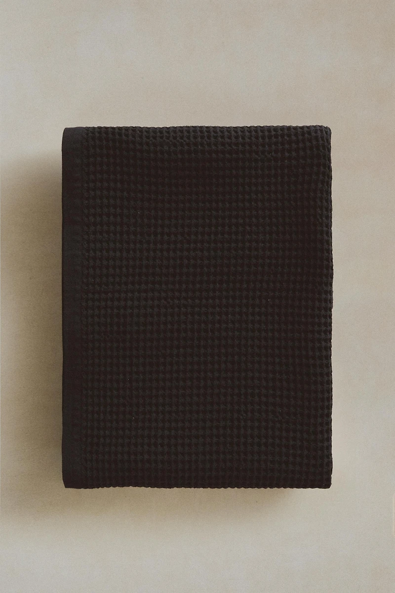 WAFFLE-KNIT COTTON BATH TOWEL