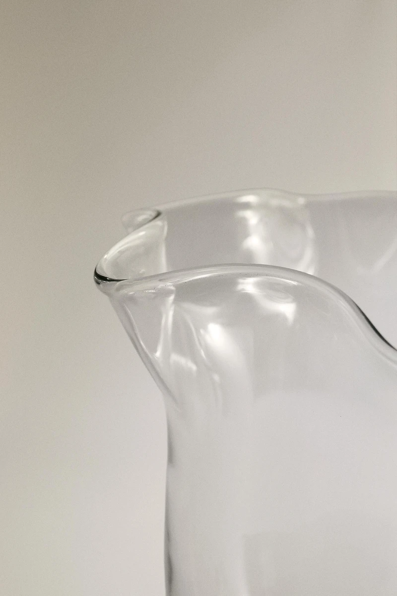 VASE EN VERRE ONDULÉ TRANSPARENT