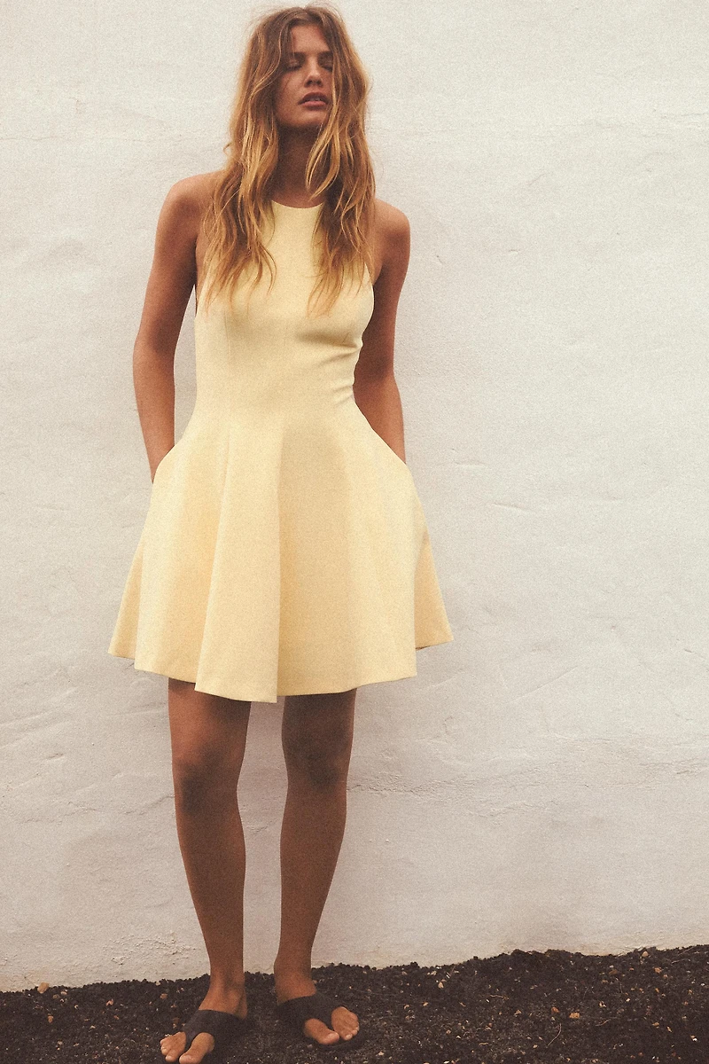 ROBE COURTE HALTER