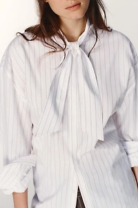 STRIPED SCARF POPLIN SHIRT