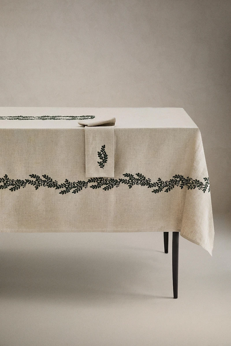 LINEN TABLECLOTH WITH GREEN LEAVES CHRISTMAS