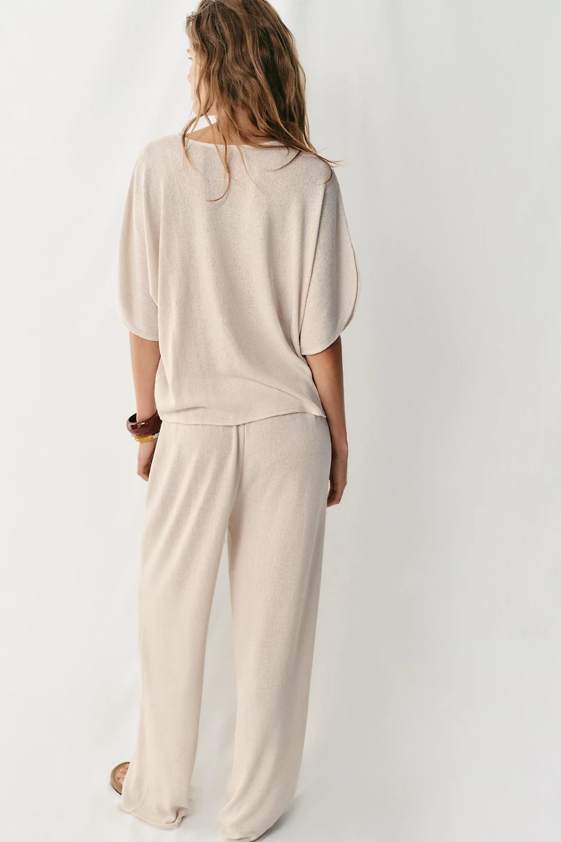 RUSTIC CAPE SLEEVE TOP