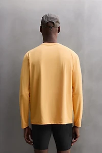 T-SHIRT TECHNIQUE BASIQUE À MANCHES LONGUES