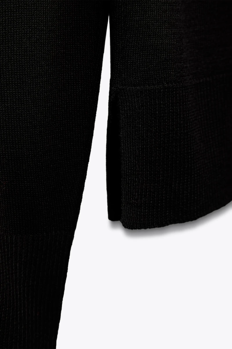 FINE KNIT SWEATER