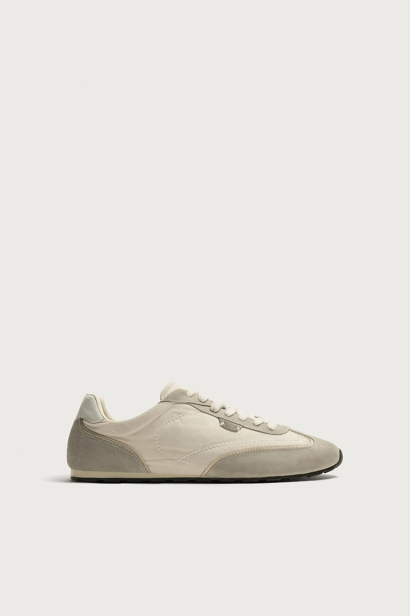 RETRO STYLE SNEAKERS
