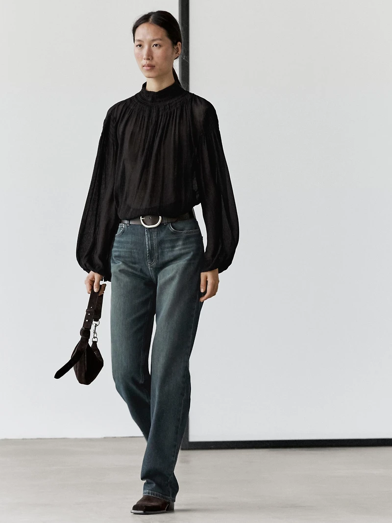 Blouse fluide à col contrastant