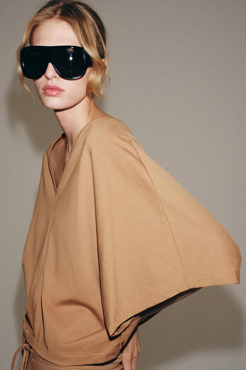 COTTON CAPE-SLEEVE T-SHIRT