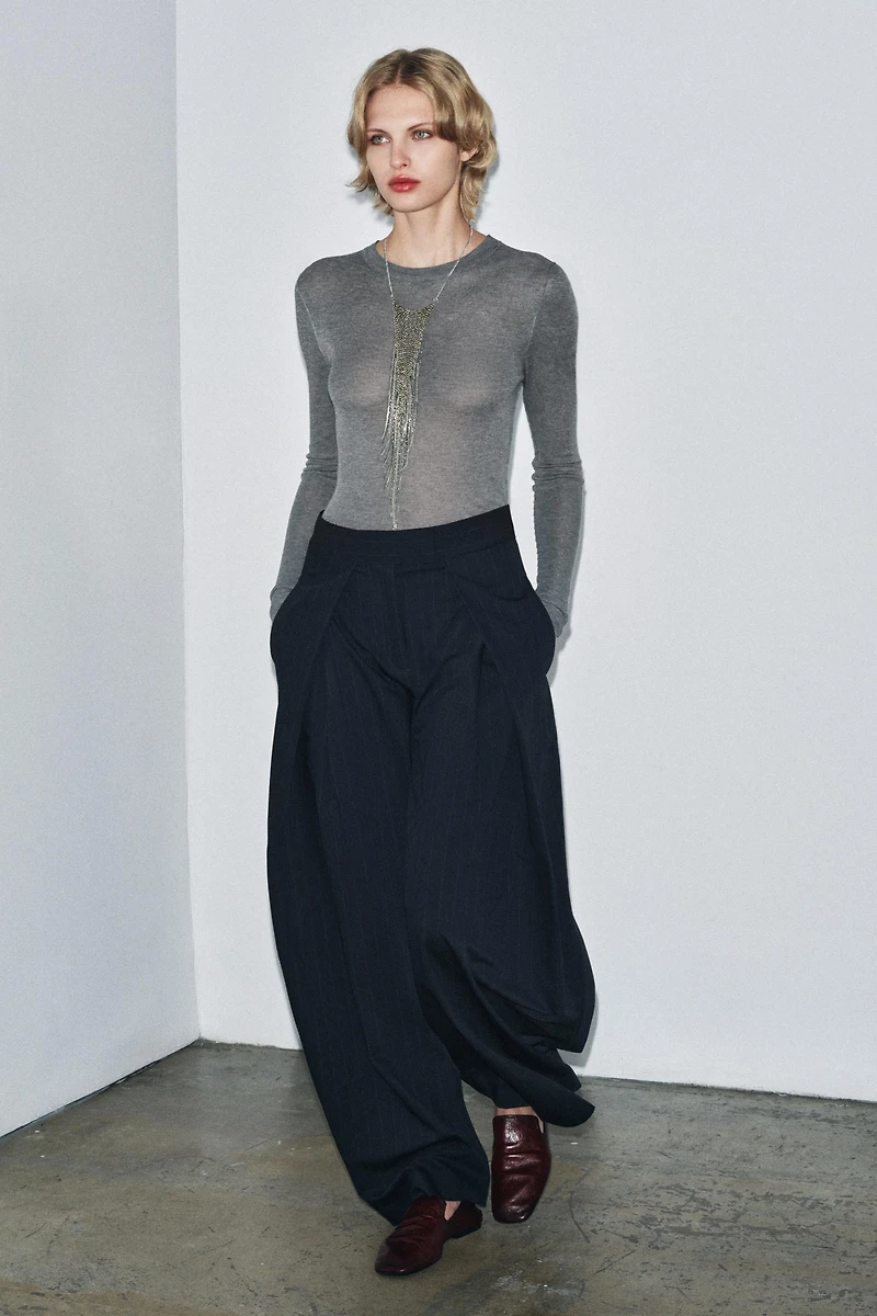 EXTRA-FINE KNIT TOP