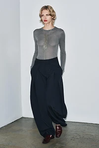 EXTRA-FINE KNIT TOP