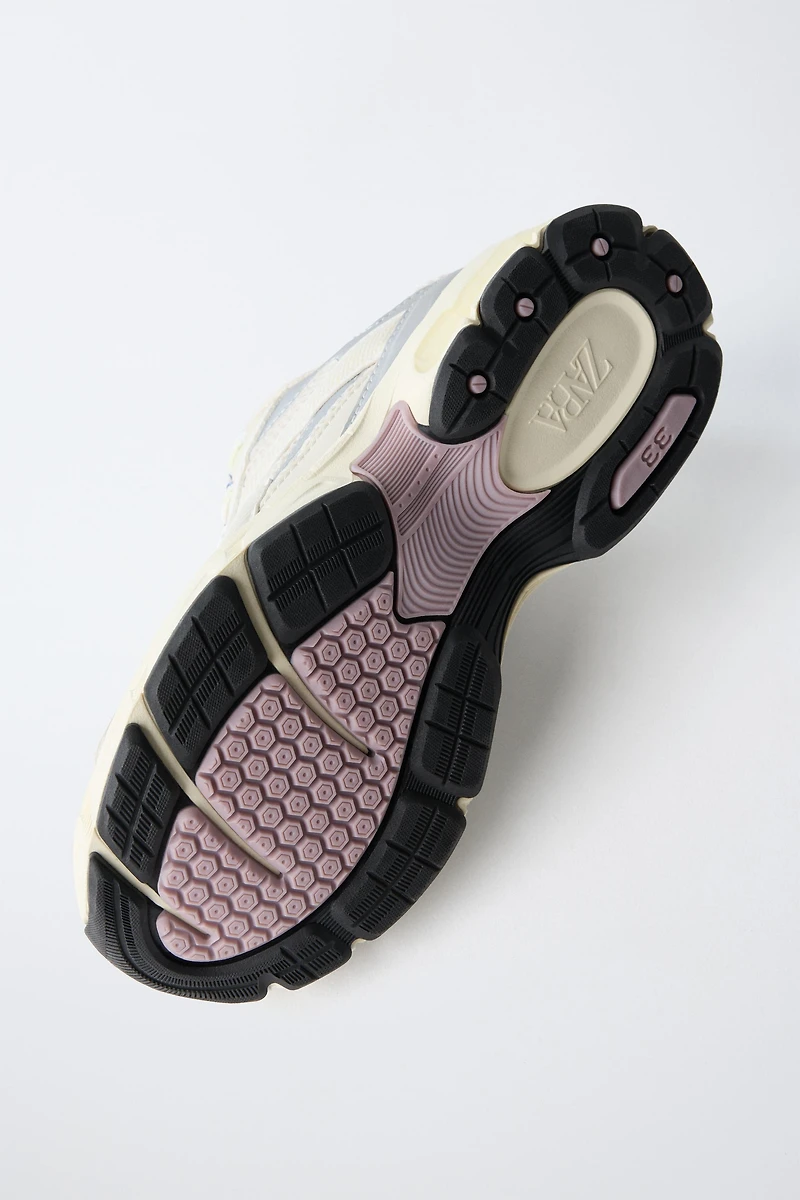 MESH SNEAKERS