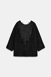 PULL EN MAILLE AVEC DENTELLE