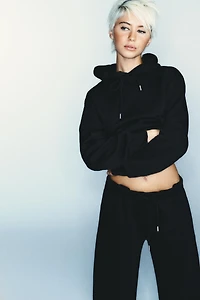 BASIC HOODIE SWEATSHIRT