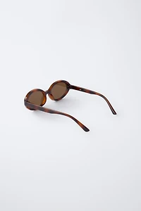OVAL PLASTIC SUNGLASSES