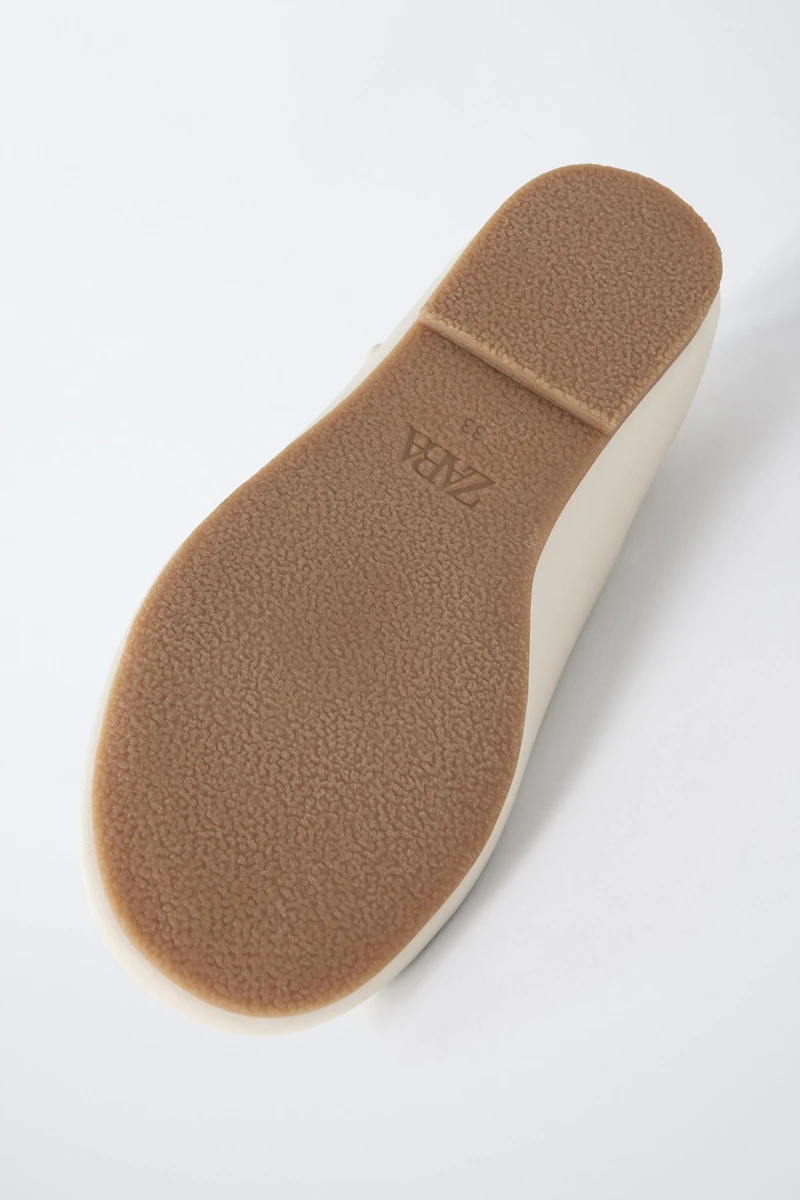 BALLERINES À BOUCLE