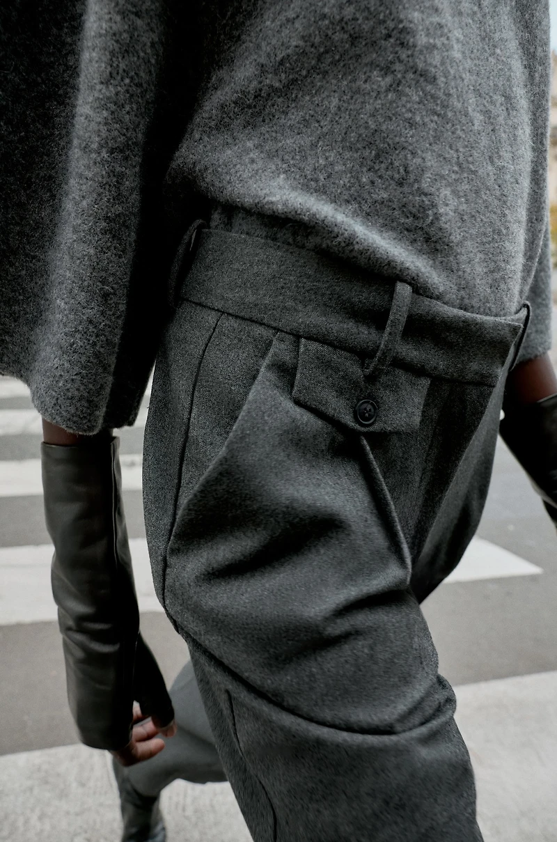 STRIPED PLEATED STRAIGHT LEG PANTS