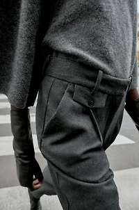 STRIPED PLEATED STRAIGHT LEG PANTS