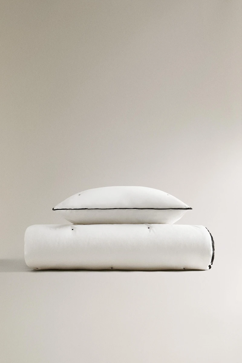 QUILTED DOTTED SATEEN QUILT