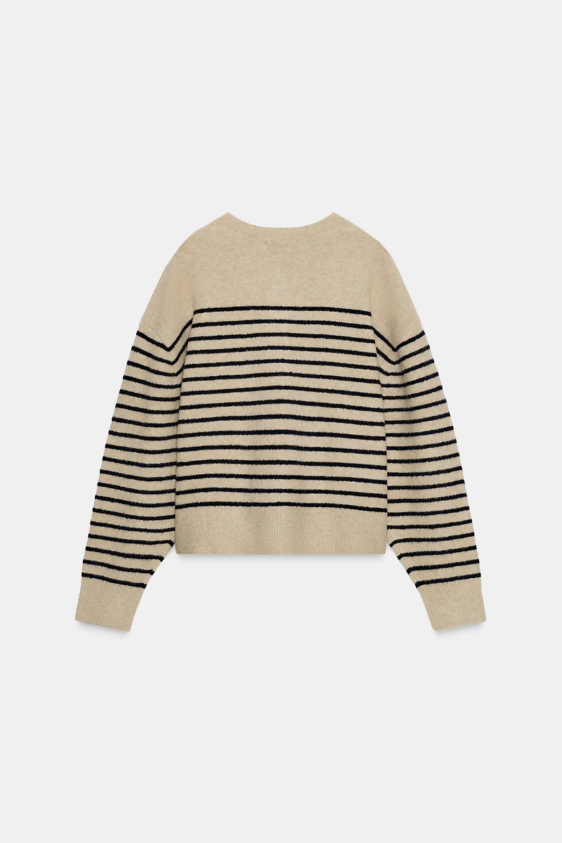 PULL EN MAILLE À RAYURES