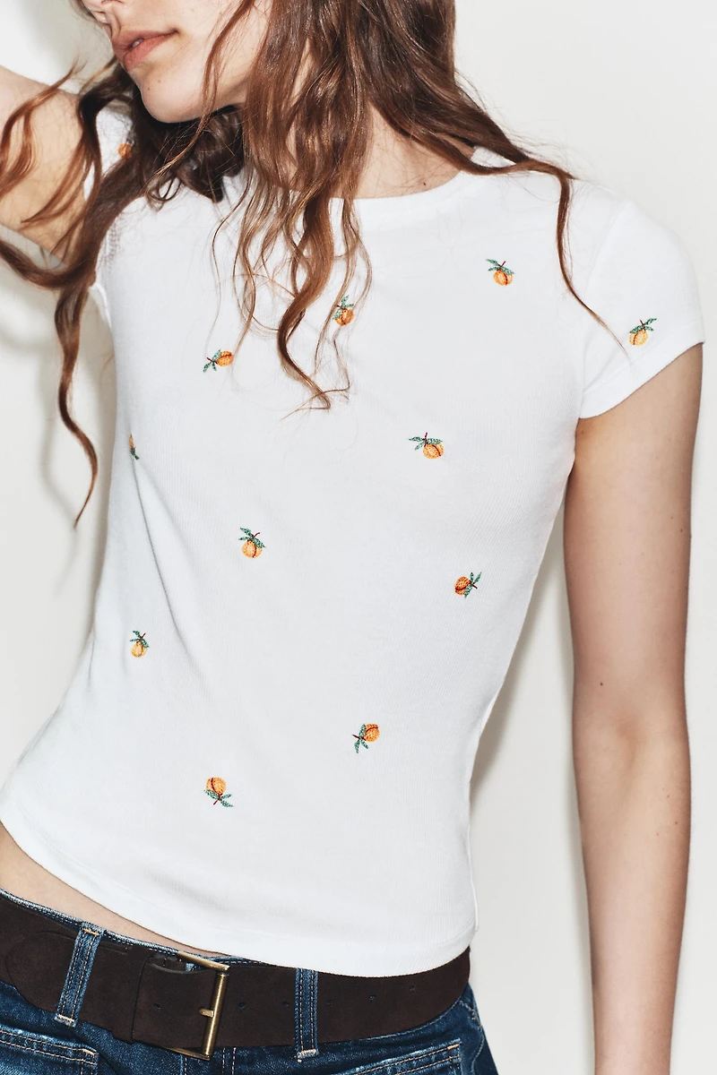 EMBROIDERED SHORT SLEEVE RIB T-SHIRT