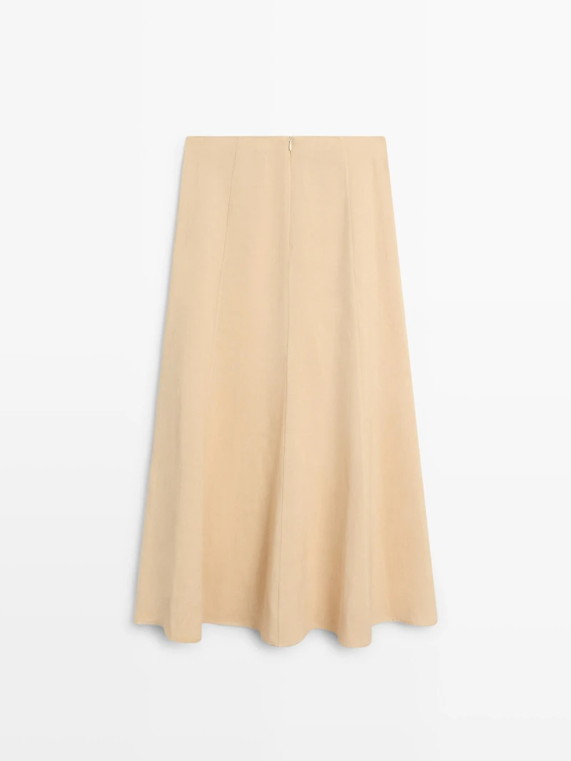 Flowing flared skirt