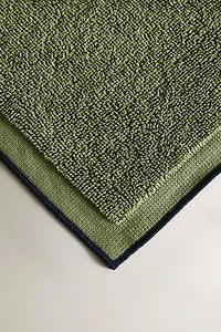 BATH TOWEL WITH CONTRAST TOPSTITCHING