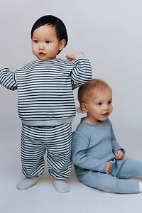 STRIPED SWEATSHIRT AND JOGGER PANTS SET